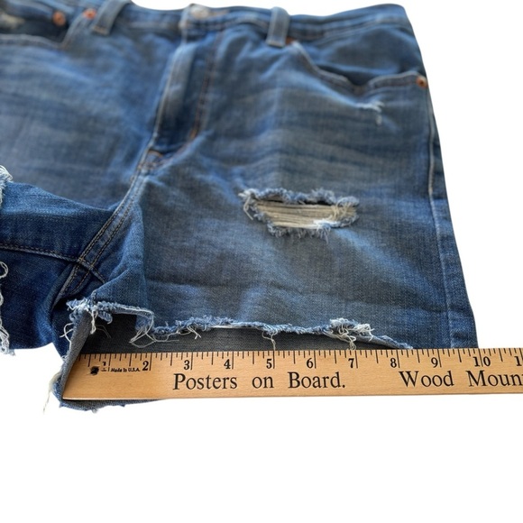 Levi's High Rise Jean Shorts Size 31 Stretch Denim Distressed Bootie
Beachy - Picture 11 of 12